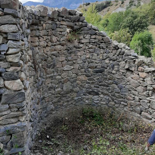 débroussaillage mur du Barry - Les Vigneaux - © H.Quellier - Parc national des Écrins